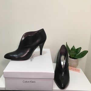 Calvin Klein Jazz Leather Black Booties. Size 9.5